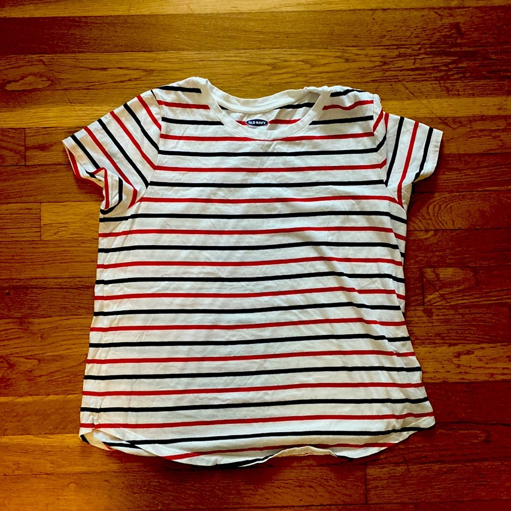 White T shirt with navy blue and red stripes.